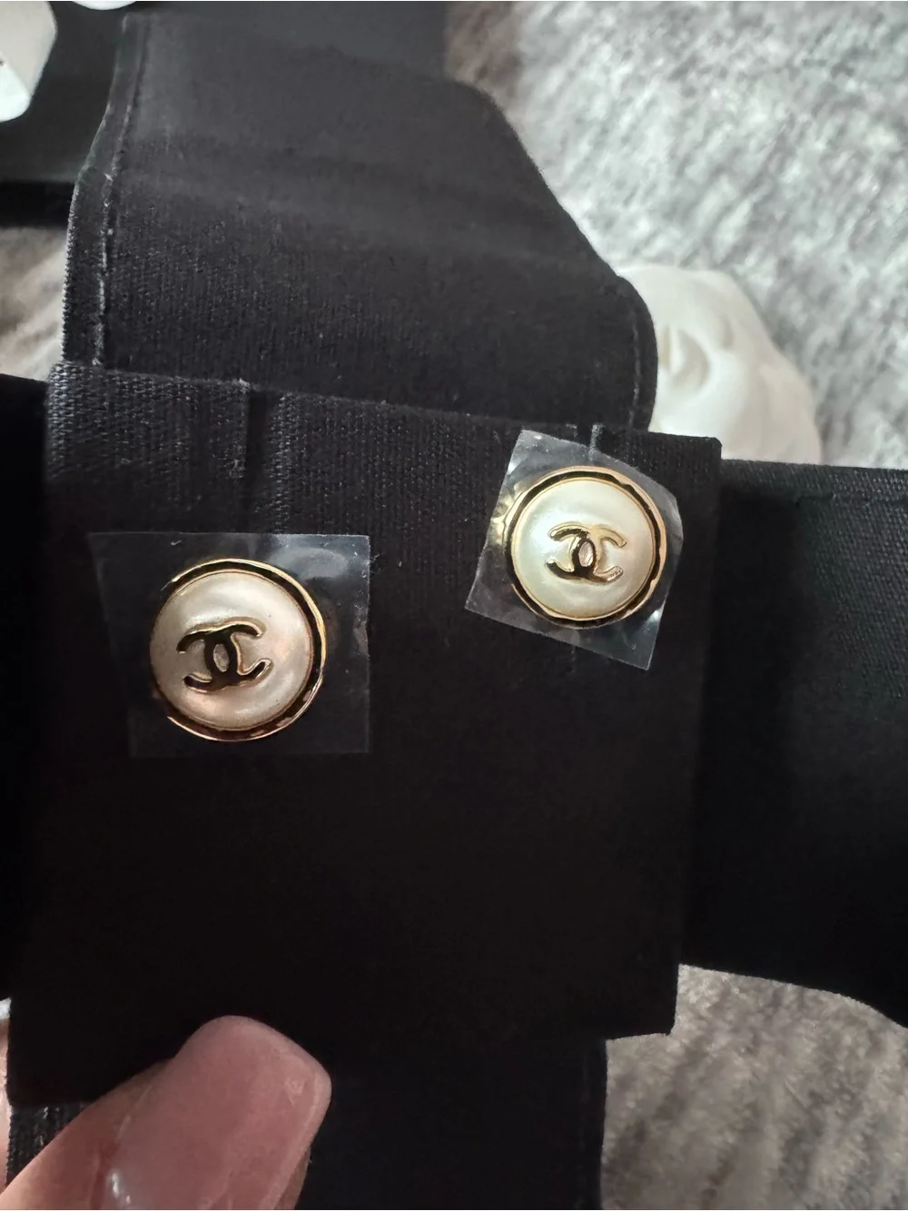 CHANEL classic round